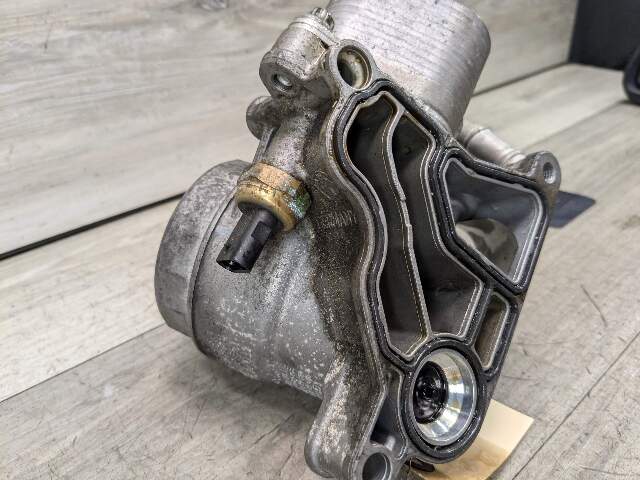 07-13 OEM BMW E82 E90 E92 135 335 N54 N55 Engine Oil Filter Housing COOLER