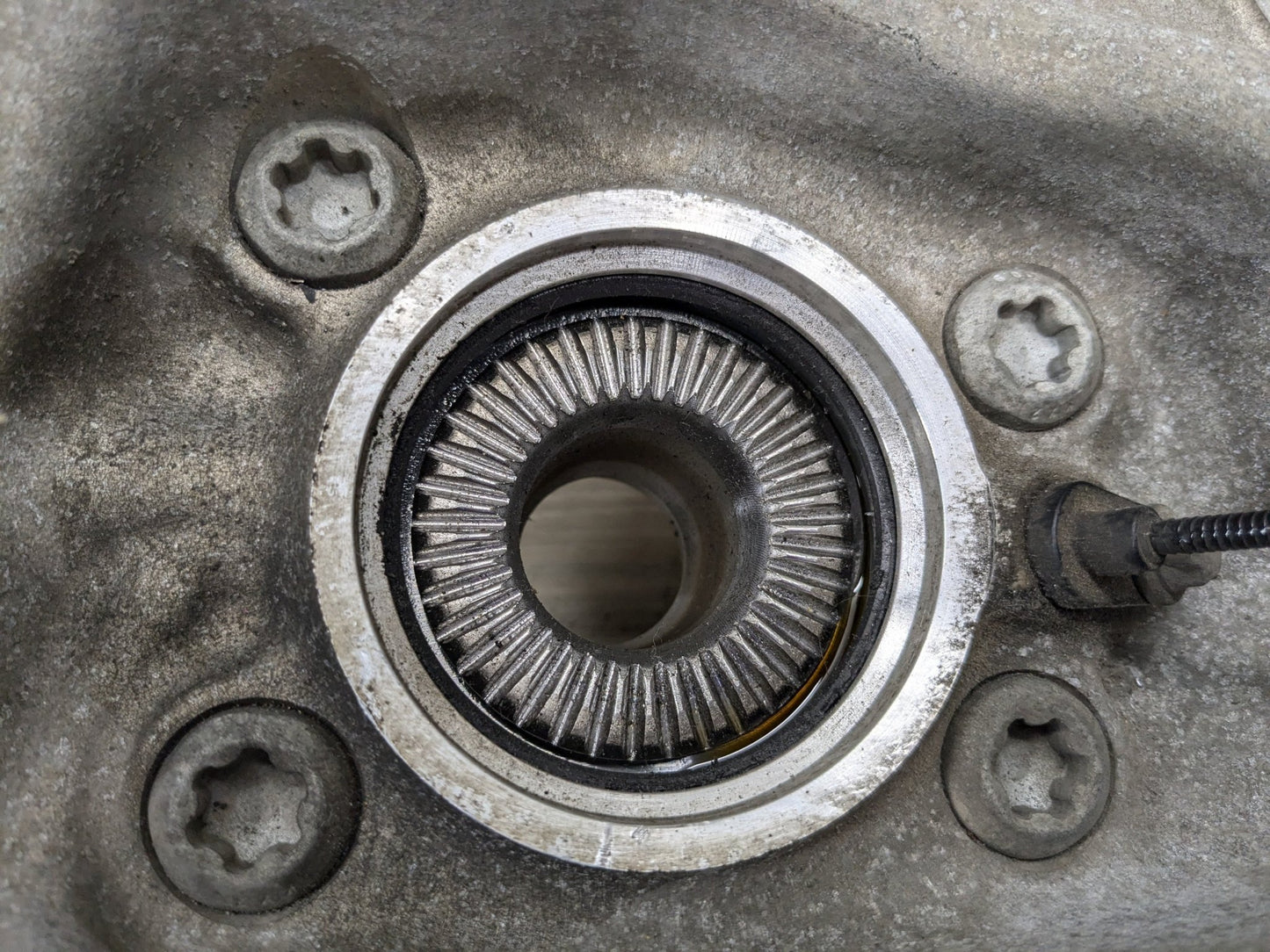 17-20 OEM BMW G30 530 540 550 AWD Front Left Hub Spindle Knuckle Wheel Bearing