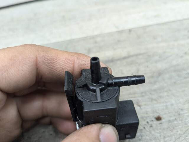 OEM BMW E82 E88 E90 F30 F32 F36 Engine Exhaust Vacuum Valve Solenoid