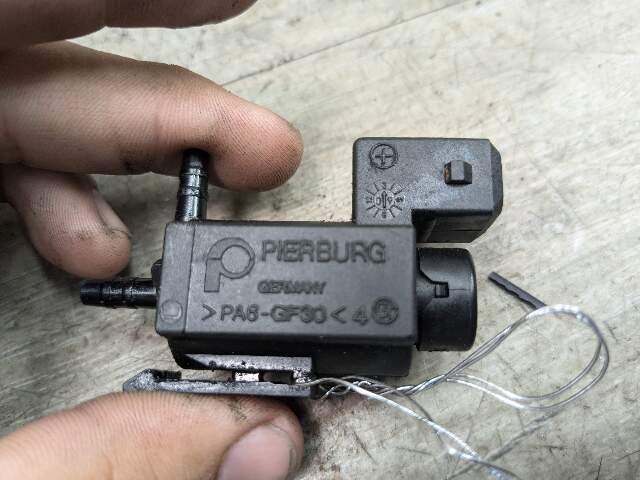 OEM BMW E82 E88 E90 F30 F32 F36 Engine Exhaust Vacuum Valve Solenoid