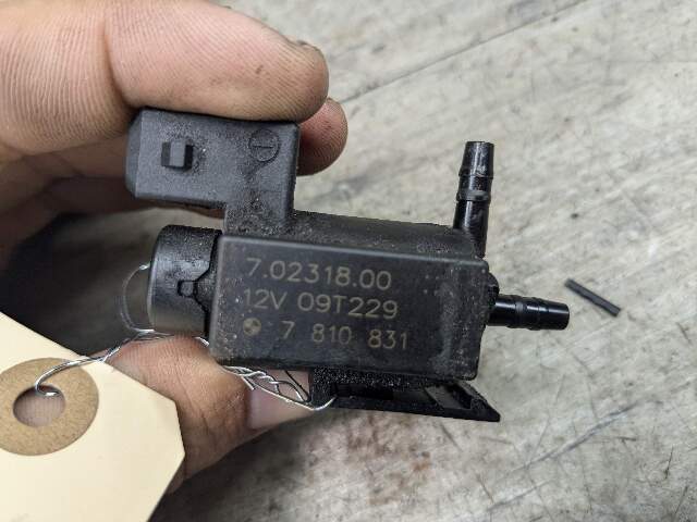 OEM BMW E82 E88 E90 F30 F32 F36 Engine Exhaust Vacuum Valve Solenoid