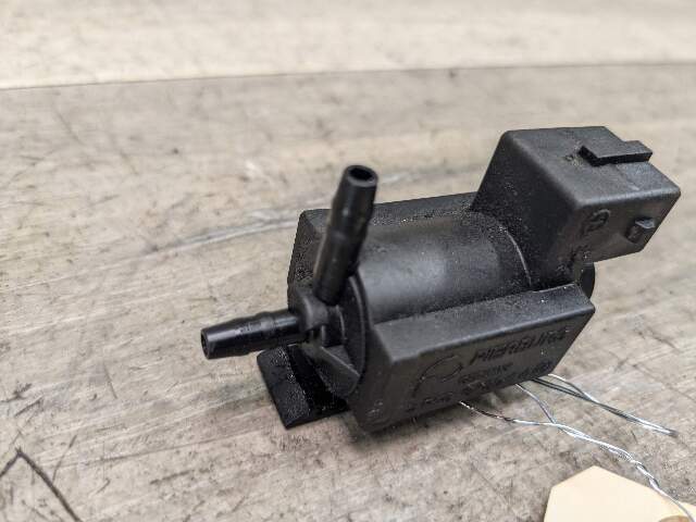 OEM BMW E82 E88 E90 F30 F32 F36 Engine Exhaust Vacuum Valve Solenoid