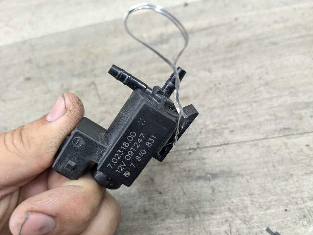 OEM BMW E82 E88 E90 F30 F32 F36 Engine Exhaust Vacuum Valve Solenoid