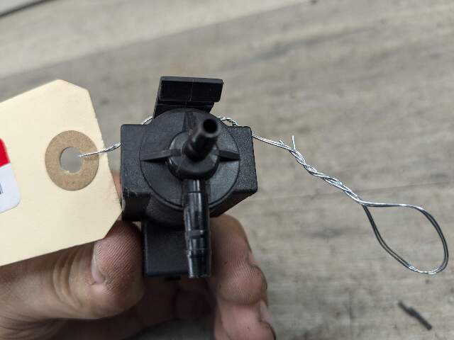 OEM BMW E82 E88 E90 F30 F32 F36 Engine Exhaust Vacuum Valve Solenoid