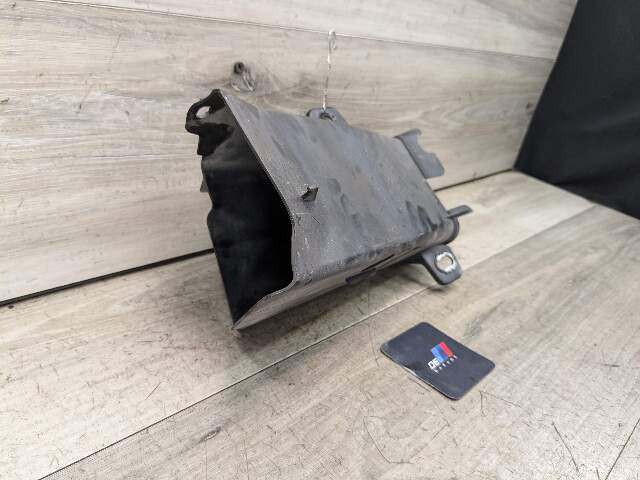 OEM BMW F10 520 528 535 M550 M-SPORT Front Left Air Duct Brake Vent