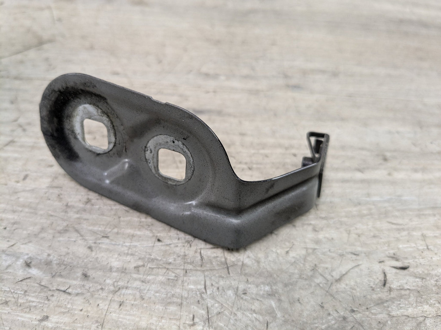 11-16 OEM BMW F10 528 535 550 Front Left Side Fender Bracket Wing Holder SET