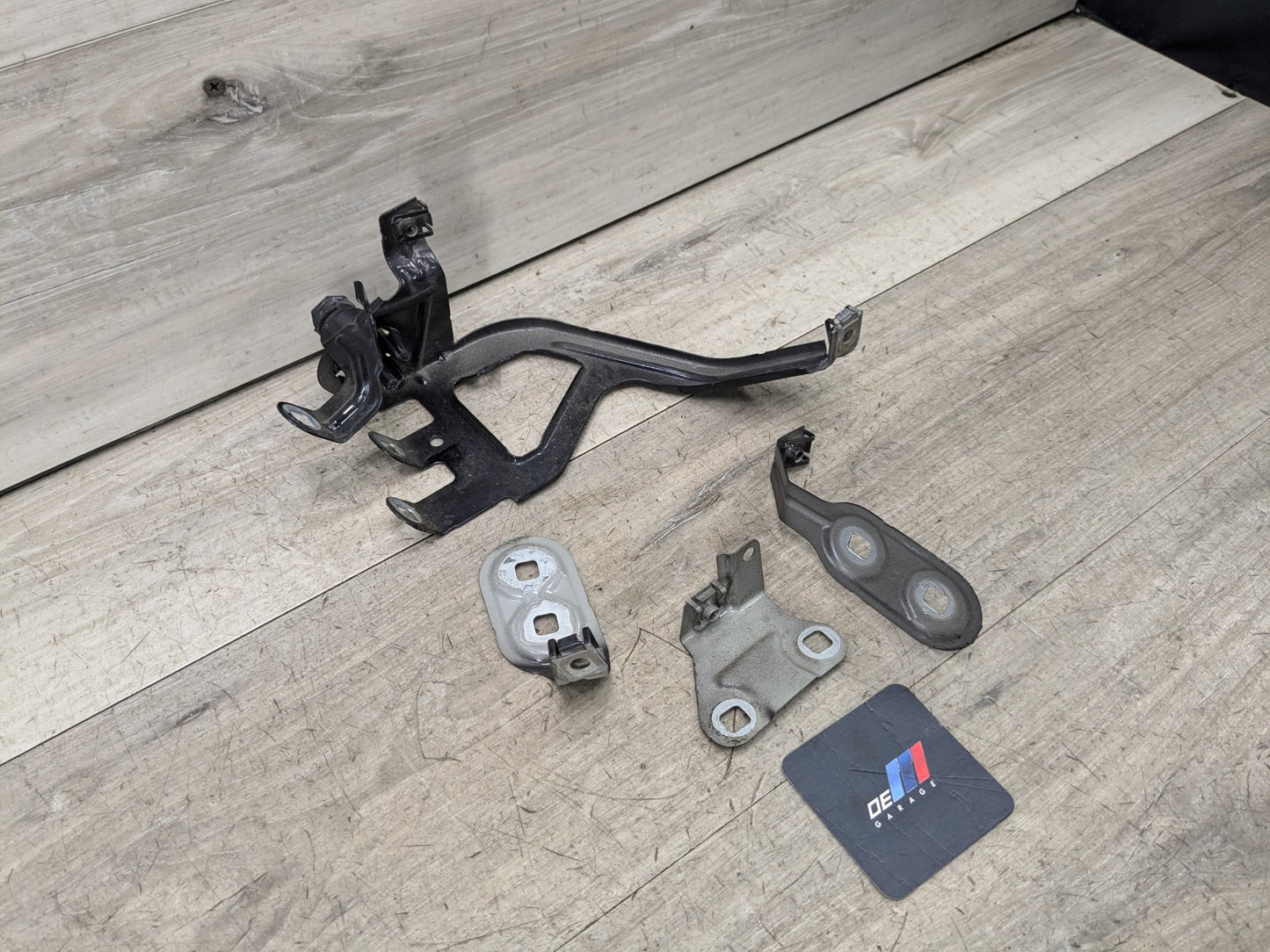 11-16 OEM BMW F10 528 535 550 Front Left Side Fender Bracket Wing Holder SET