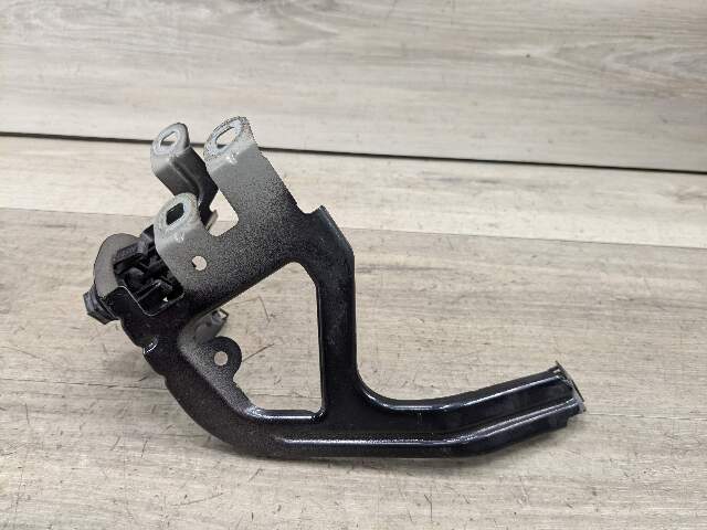 11-16 OEM BMW F10 528 535 550 Front Left Side Fender Bracket Wing Holder SET