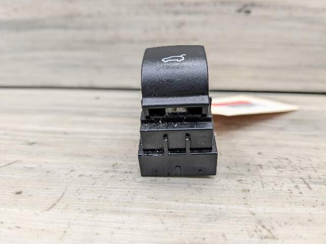 14-19 OEM BMW F15 F16 F85 F86 X5 X6 X5M X6M Trunk Hatch Release Switch Button