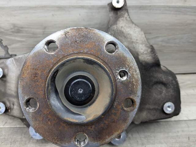 OEM BMW F10 F06 F12 F13 RWD Front Right Side Hub Spindle Carrier Knuckle