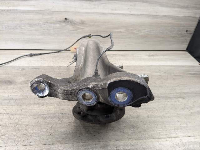 OEM BMW F10 F06 F12 F13 RWD Front Right Side Hub Spindle Carrier Knuckle