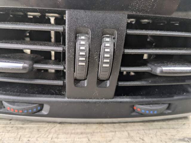 14-19 OEM BMW F15 F16 F85 F86 X5 X6 Rear AC Air Conditioning Vent Grille Black