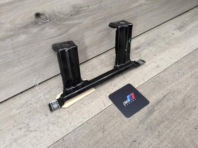 14-18 OEM BMW F15 F85 X5 X6 Front Right Passenger Fender Mount Support Bracket