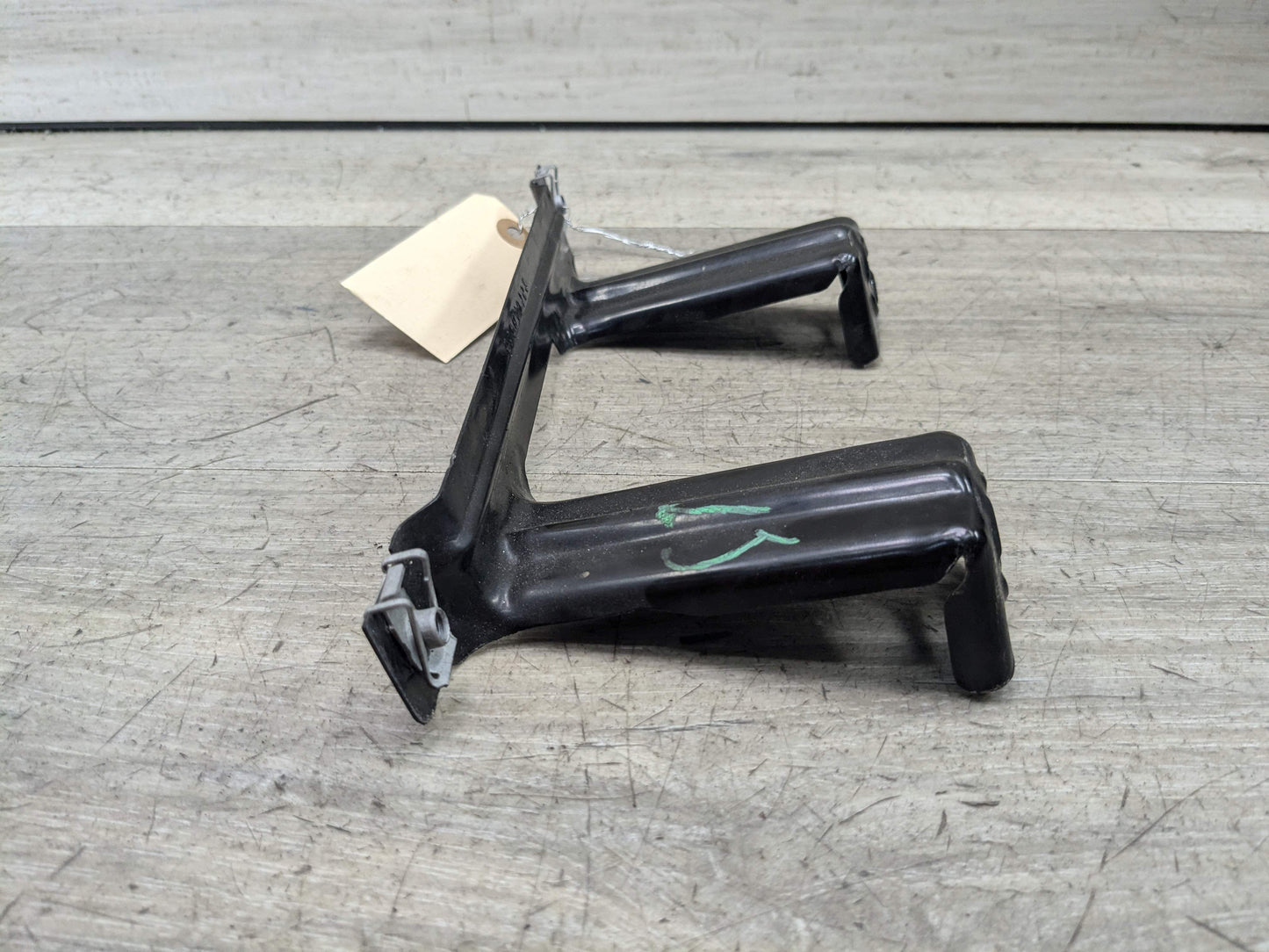 14-18 OEM BMW F15 F85 X5 X6 Front Right Passenger Fender Mount Support Bracket