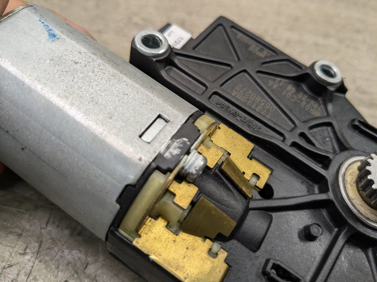 OEM BMW F06 F82 F80 F13 F01 F10 M2 M3 M4 M6 Upper Sunroof Moon Roof Motor Unit