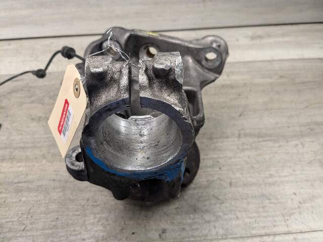 12-18 OEM BMW F30 F31 Sedan RWD Front Right Hub Knuckle Wheel Bearing Carrier