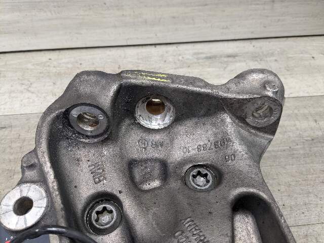 12-18 OEM BMW F30 F31 Sedan RWD Front Right Hub Knuckle Wheel Bearing Carrier