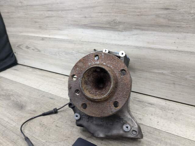 12-18 OEM BMW F30 F31 Sedan RWD Front Right Hub Knuckle Wheel Bearing Carrier