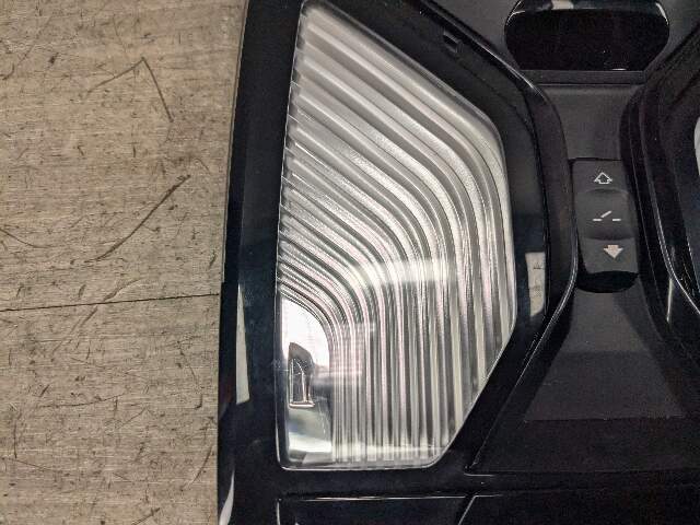 OEM BMW G01 G02 G20 G30 X3 530 540 M550 Front Roof Console Dome Light SOS Switch