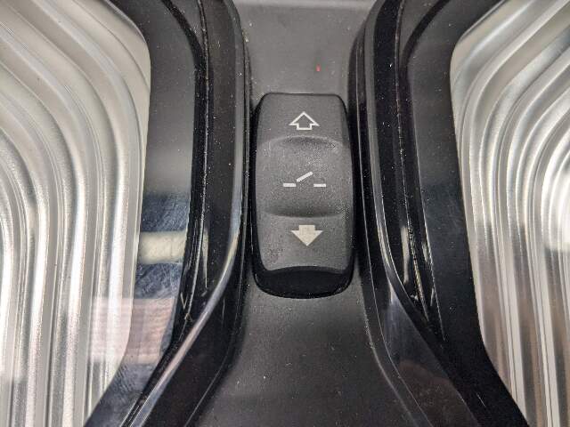 OEM BMW G01 G02 G20 G30 X3 530 540 M550 Front Roof Console Dome Light SOS Switch