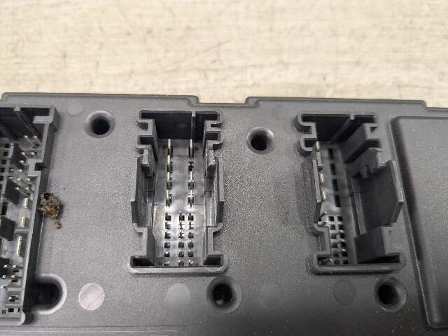 12-18 OEM BMW F82 F30 F32 REM Rear Body Control Unit Electronic Module BCM Box