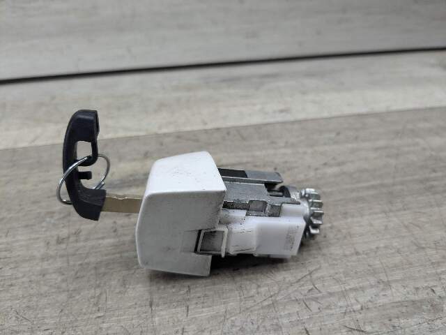 OEM BMW F22 F32 F30 F36 M4 Left Driver Door Lock Key Cylinder Mechanism