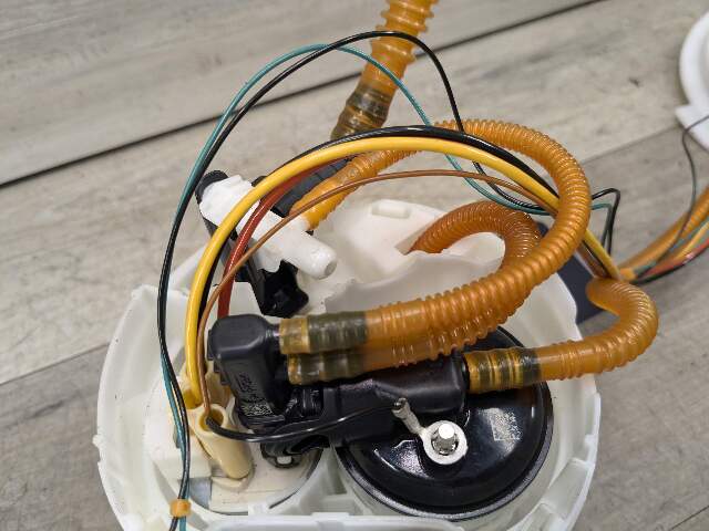 OEM BMW X3M X4M F97 F98 Engine Gas Tank Fuel Pump Sending Unit Assembly
