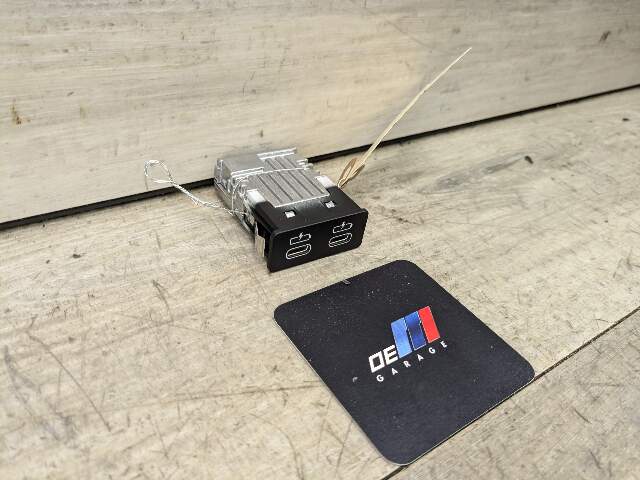 OEM BMW G01 G02 G11 G12 G20 G30 F97 USB Type C Charger Port Socket Connector