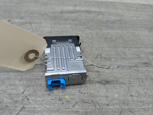 OEM BMW G01 G02 G11 G12 G20 G30 F97 USB Type C Charger Port Socket Connector