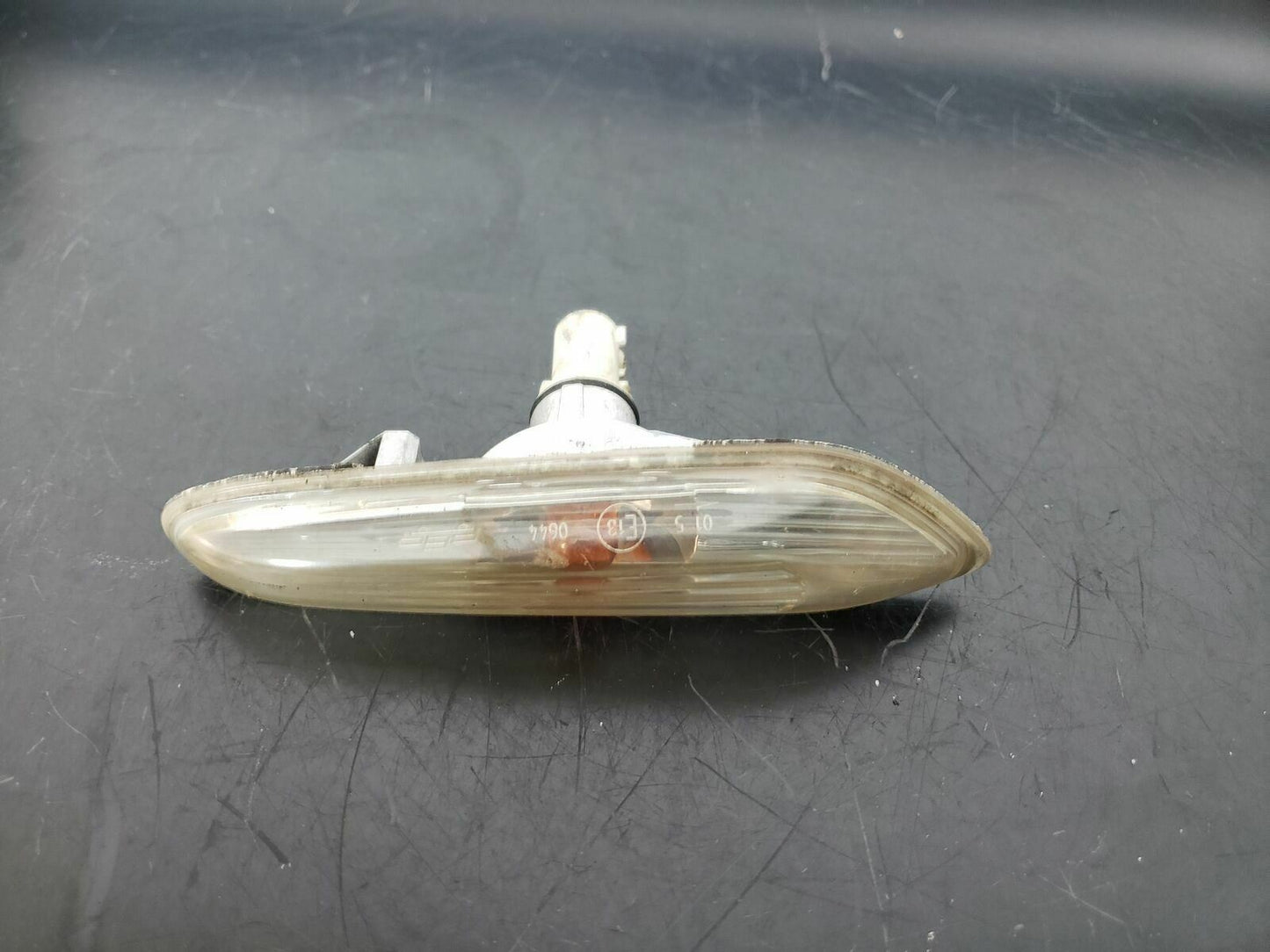 2006 BMW 530 FRONT LEFT SIDE FENDER MARKER TURN SIGNAL LIGHT LAMP OEM 7165741