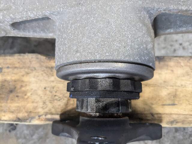 16-20 OEM BMW G11 G12 G30 M550 750 M760 AWD Rear Differential Axle Carrier 2.81