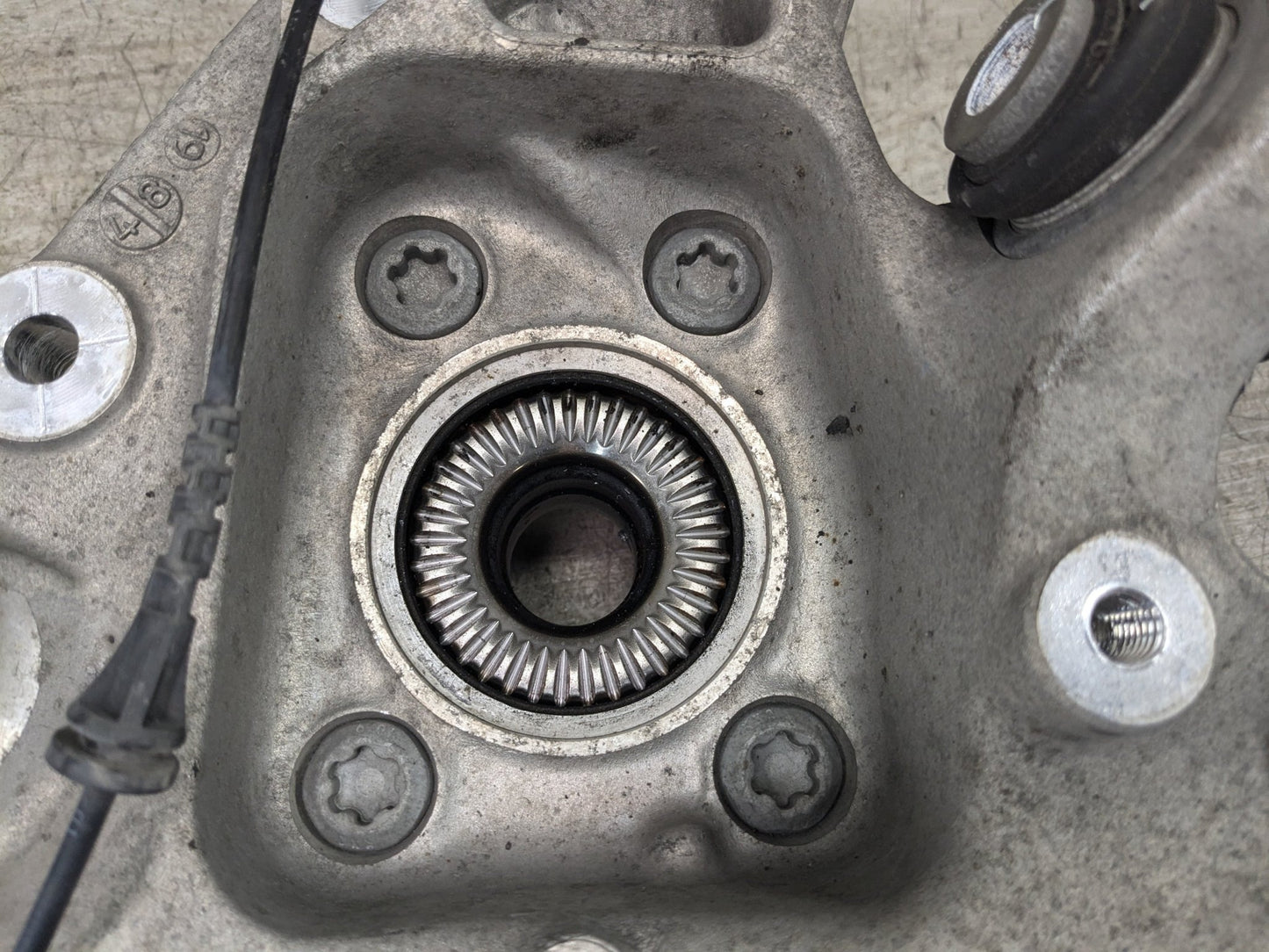 18-21 OEM BMW G01 X3 REAR Left Driver Side Knuckle Wheel Hub Spindle Bearing