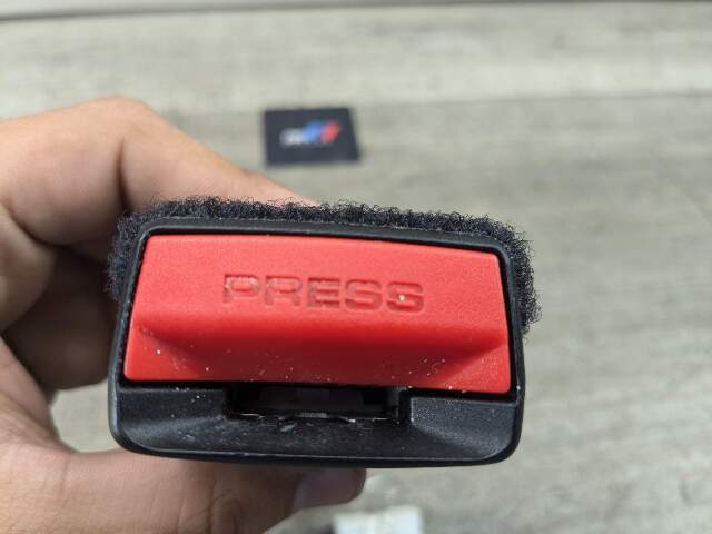 OEM BMW F39 F48 G29 X1 X2 Z4 FRONT Left Right Side Seatbelt Seat Belt Buckle