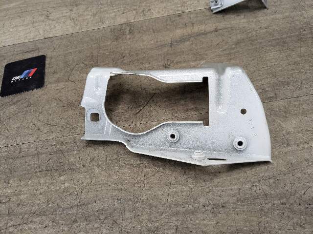 19-24 OEM BMW G29 Z4 Front Left Driver Side Fender Holder Bracket SET