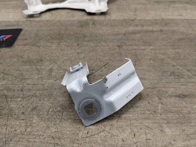 19-24 OEM BMW G29 Z4 Front Left Driver Side Fender Holder Bracket SET