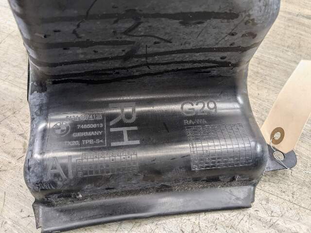 19-24 OEM BMW G29 Z4 M SPORT Right Passenger Side Radiator Air Duct Vent Bracket