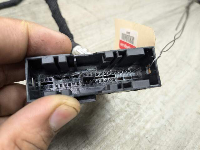 OEM BMW G29 Z4 Inner Keyless Entry Antenna Control Module Wire Harness
