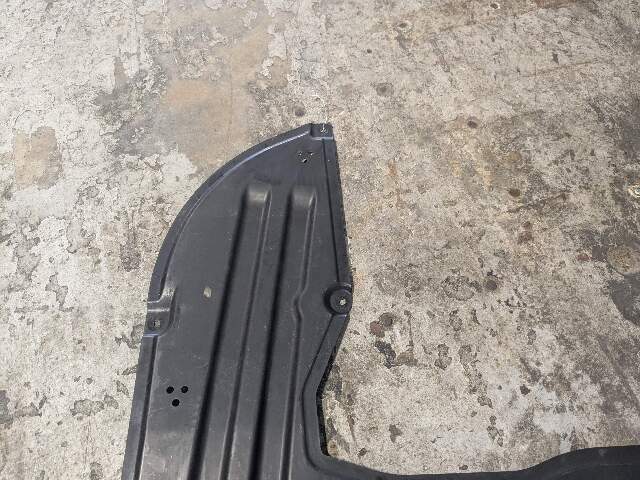 21-24 OEM BMW G20 G22 G23 G26 Center Underbody Underfloor Cover Splash Guard