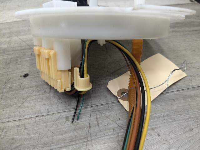 18-20 OEM BMW G30 M550 Engine N63R Gas Tank Mount Fuel Pump w/ Sending Unit