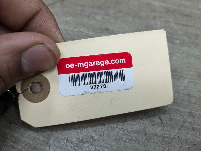 OEM BMW F90 M5 G30 530 540 M550 Rear Center Middle Seatbelt Seat Belt Buckle