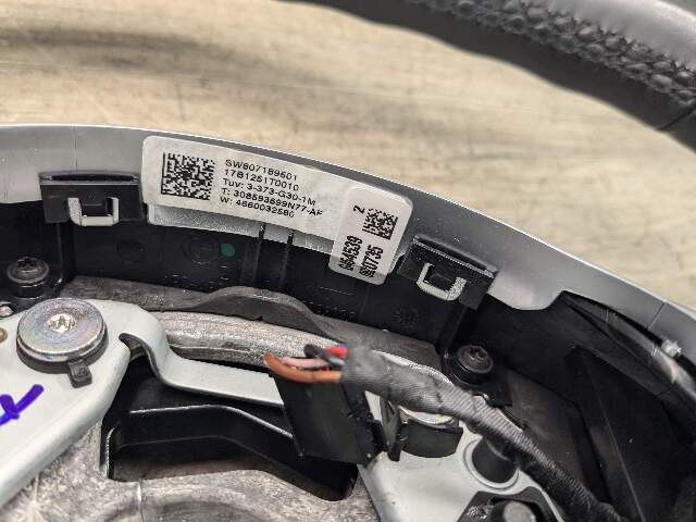 *OEM BMW F90 M5 G30 530 540 M550 M SPORT Leather Steering Wheel w/ Shifters