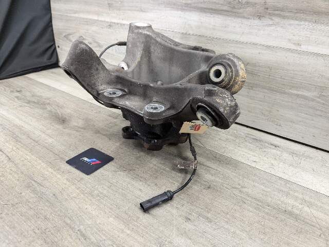 17-23 OEM BMW G30 530 540 M5550 REAR Right Passenger Hub Knuckle Bearing Carrier