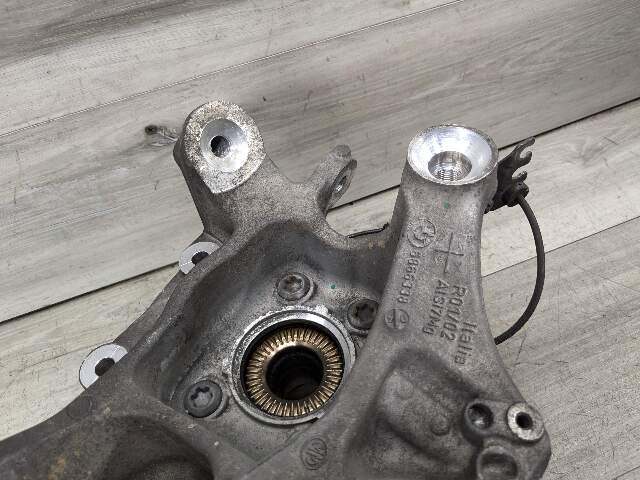 17-23 OEM BMW G30 530 540 M5550 REAR Right Passenger Hub Knuckle Bearing Carrier