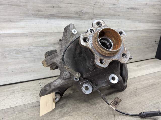 17-23 OEM BMW G30 530 540 M5550 REAR Right Passenger Hub Knuckle Bearing Carrier