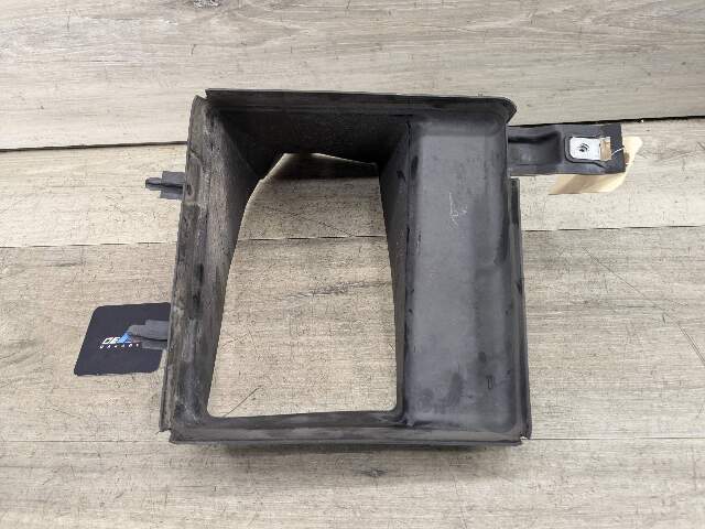 OEM BMW G30 M550 M SPORT Right Passenger Side Radiator Cooling Air Duct Vent