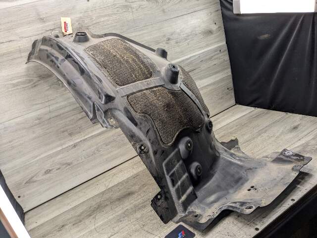 OEM BMW G30 530 540 M550 M SPORT Front Left Driver Fender Liner Splash Shield
