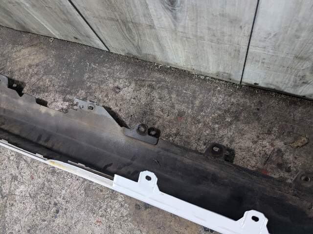 NOTE* OEM BMW F32 F33 440 Right Passenger M-SPORT Side Skirt Rocker Panel White