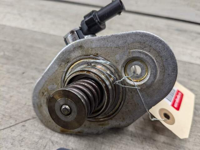 16-20 OEM BMW G11 G12 750 G30 M550 Engine N63R HPFP High Pressure Fuel Pump