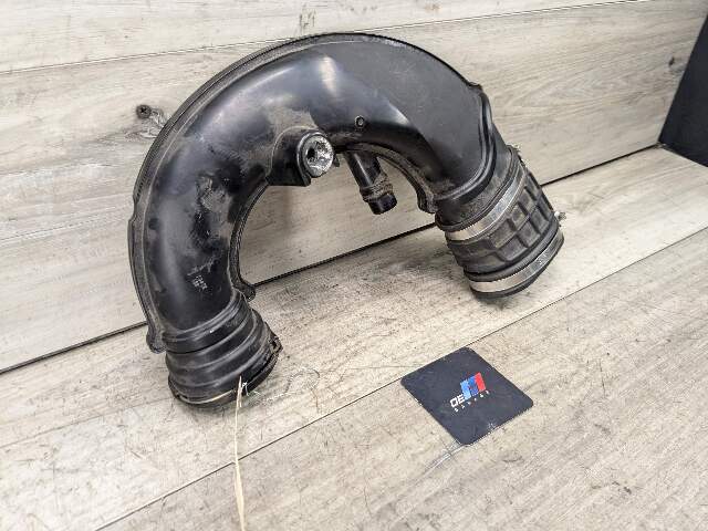 16-19 OEM BMW G12 G30 750 Engine N63R Front Right Side Air Intake Hose Cyl 1-4