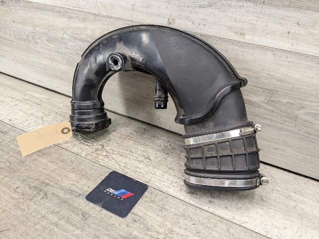16-19 OEM BMW G12 G30 750 Engine N63R Front Right Side Air Intake Hose Cyl 1-4
